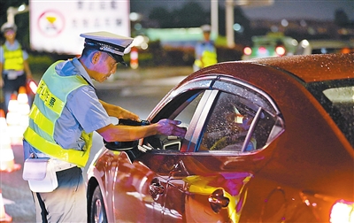 珠海交警 连轴转保通畅 这个假期查处酒驾醉驾41宗